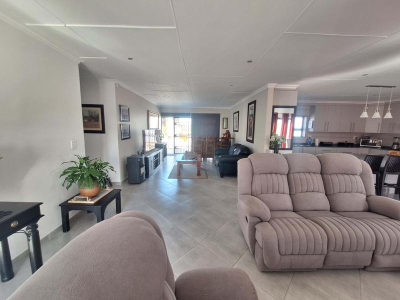2 Bedroom Property for Sale in Reebok Western Cape
